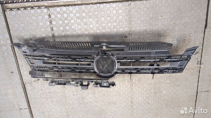 Решетка радиатора Volkswagen Tiguan, 2013