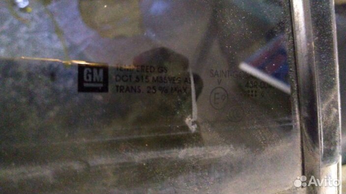 Стекло двери задней правой (форточка) Cadillac SRX