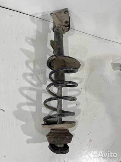 Амортизатор передний Nissan Terano кросовер 2018