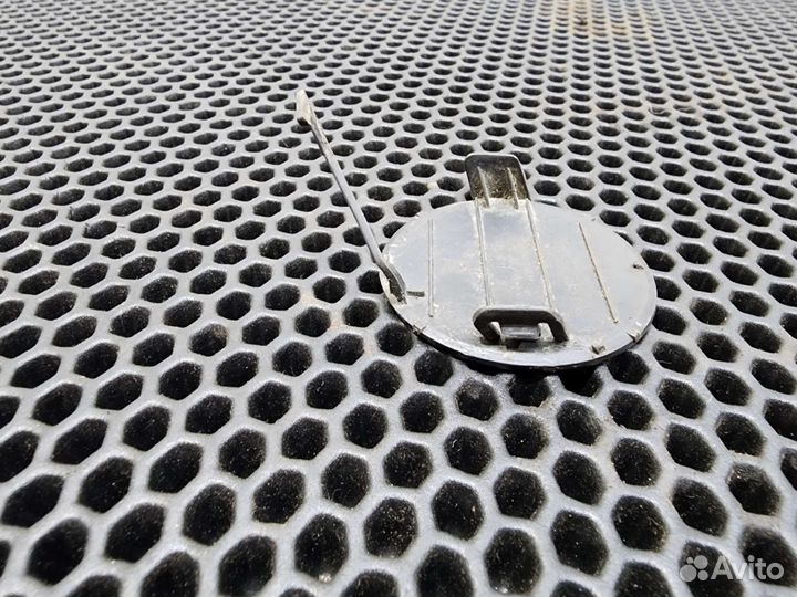 Заглушка бампера передняя Kia Ceed JD 2015-2018