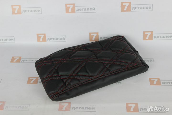 Чехол подлокотника универсальный красный Ромб