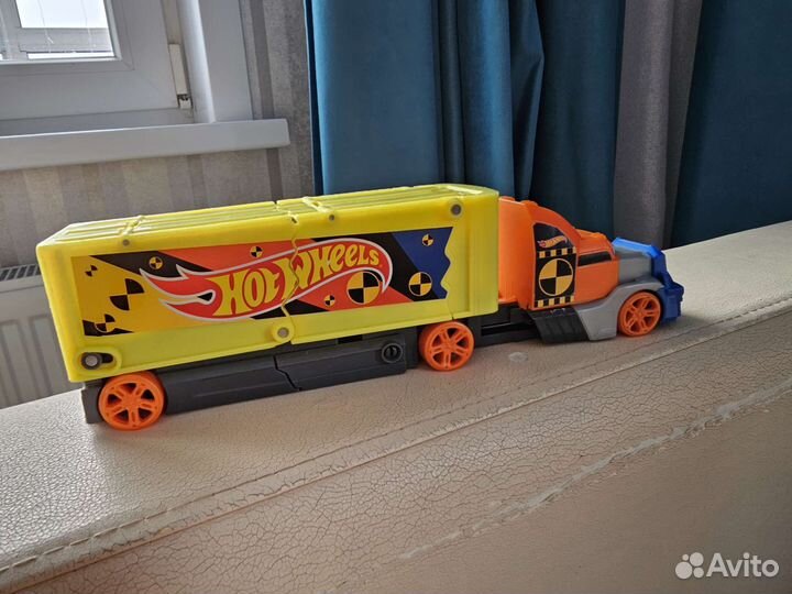 Игрушечная машинка Hot Wheels