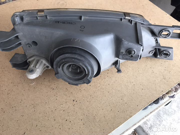 1 Комплект (Лев+Прав) - Фары на Субару WRX STI