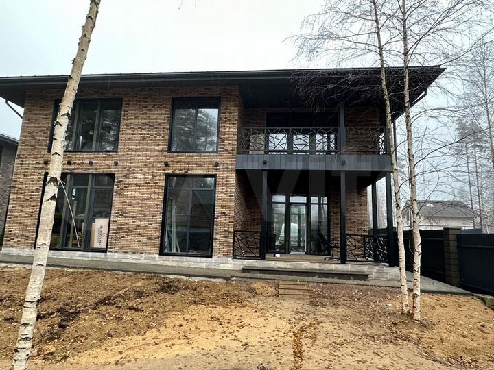 Дом 400 м² на участке 10 сот.