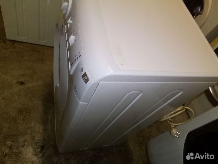 Стиральная машина Hotpoint-Ariston 6кг