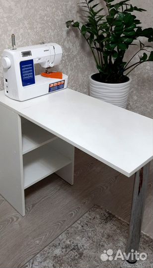 Стол маникюрный новый