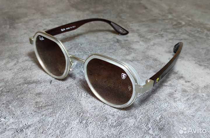 Солнечнозащитные очки Ray Ban Ferrari