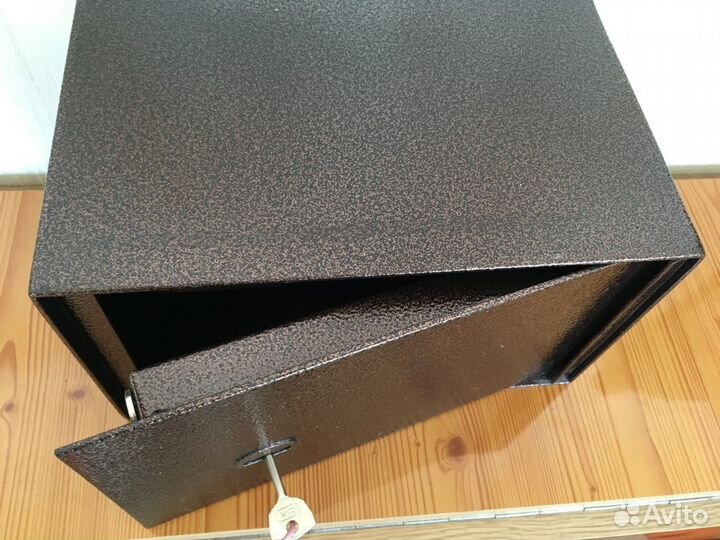 Сейф (пистолетный шкаф)