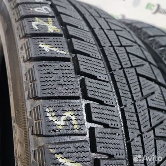 Bridgestone Blizzak Revo GZ 235/45 R17