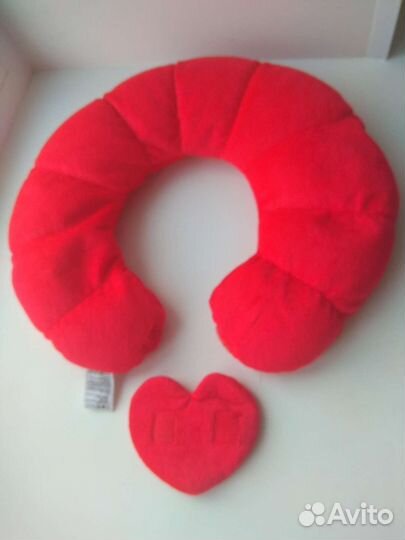 Подушка красная на шею с сердечком