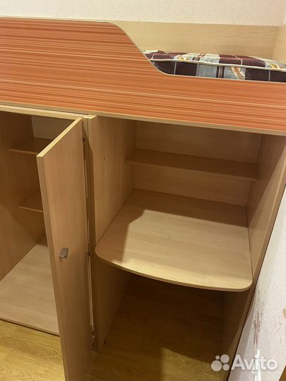 Детская двухярусная кровать