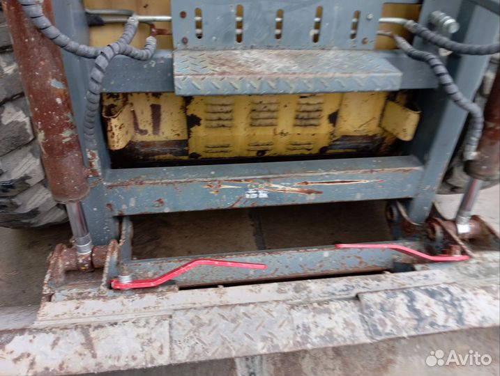 Мини-погрузчик Super Monkey JC60G, 2011