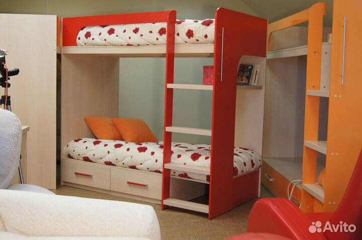 Продам детскую двухъярусную кровать