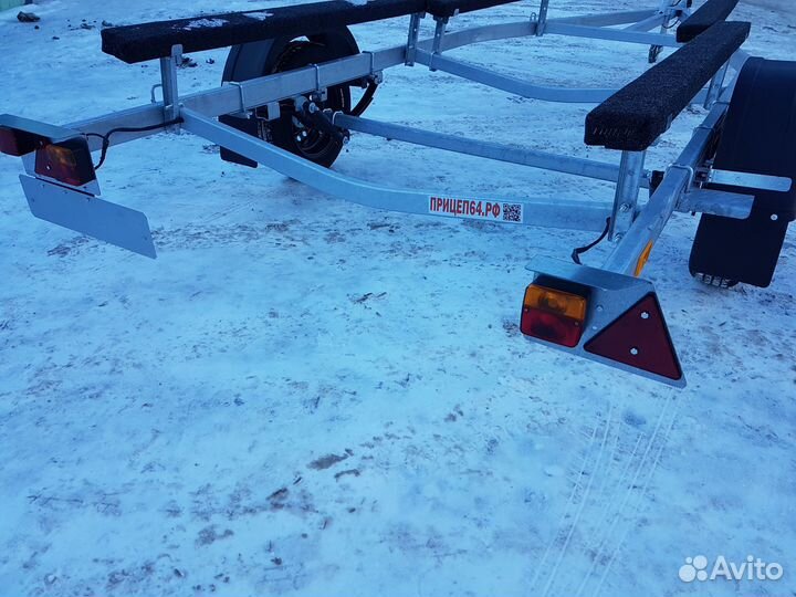 Лодочный прицеп трейлер 5.330 м