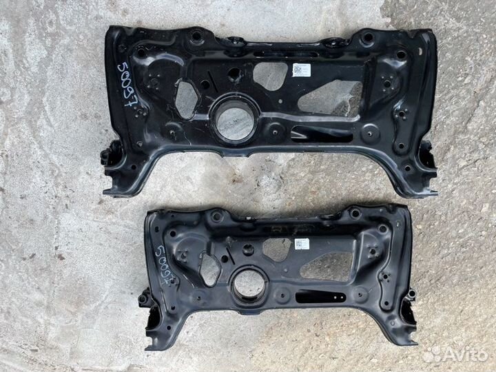 Подрамник передний Volkswagen Tiguan