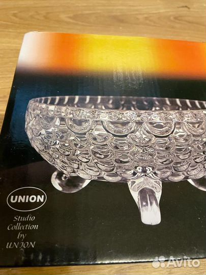 Салатник на ножках Union