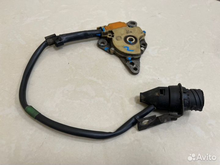 Датчик положения селектора АКПП Bmw 523I E39 M52