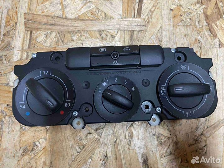 Блок управления печки/климат-контроля Volkswagen j