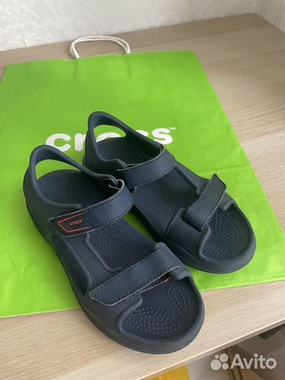 Сандалии crocs
