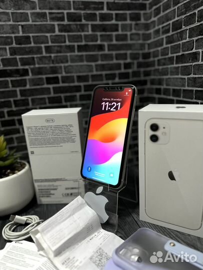 iPhone 11, 64 ГБ