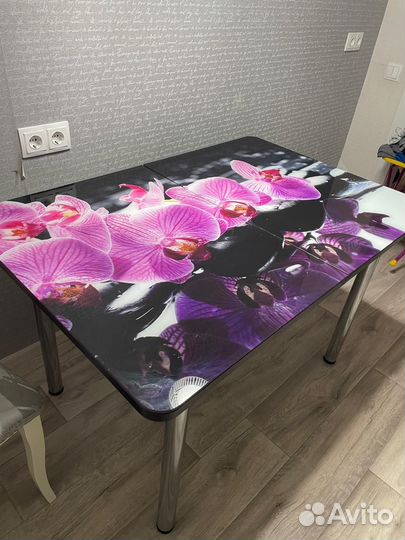 Кухонный стол