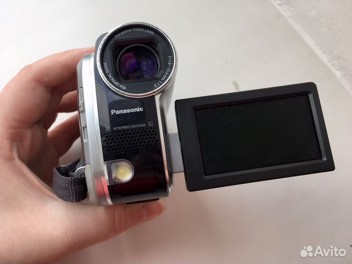 Видеокамера Panasonic VDR-D51