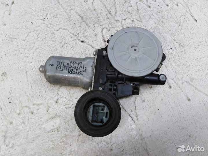 Моторчик переднего правого стеклоподъемника 857103