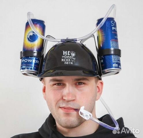 Каска с оригинальным оформлением