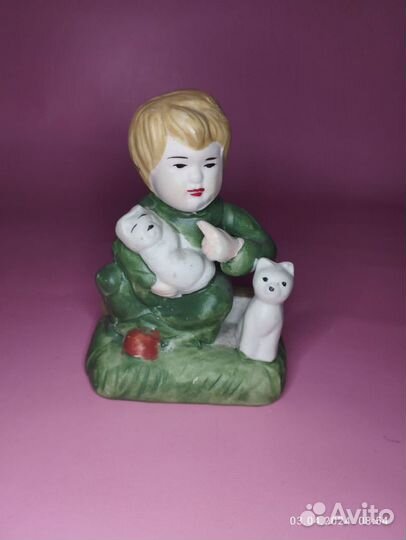 Статуэтки. Счастливое детство