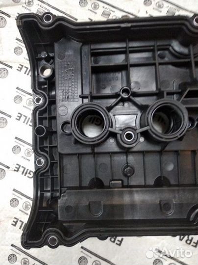 Клапанная крышка Citroen C4 1