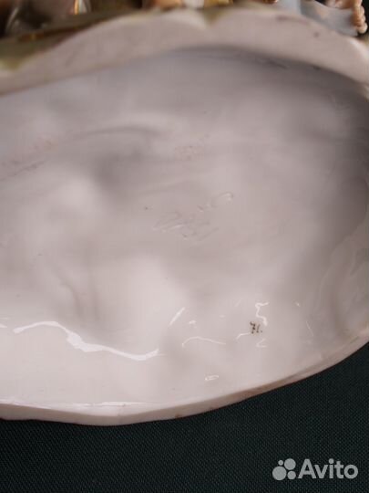 Фарфоровая статуэтка 