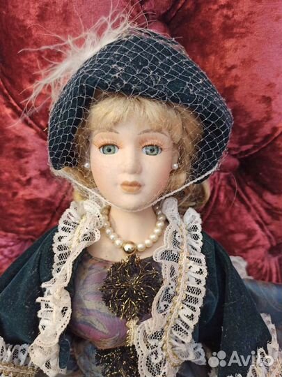 Кукла фарфоровая коллекционная Ребекка