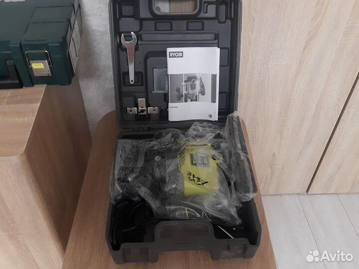 Ручной фрезер по дереву