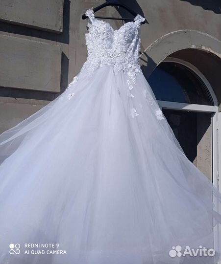 Свадебное платье