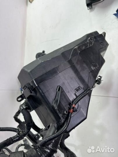 Корпус блока предохранителей передний левый Toyota