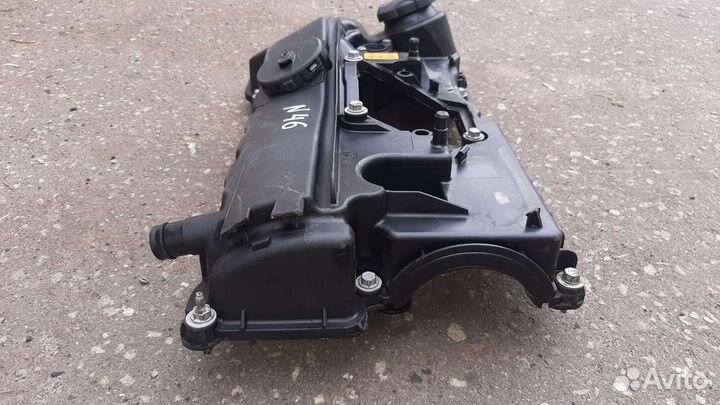 Bmw e90 N46, клапанная крышка пластиковая