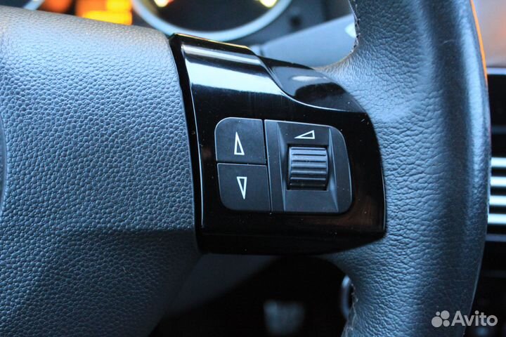 Opel Astra 1.8 МТ, 2011, 135 616 км