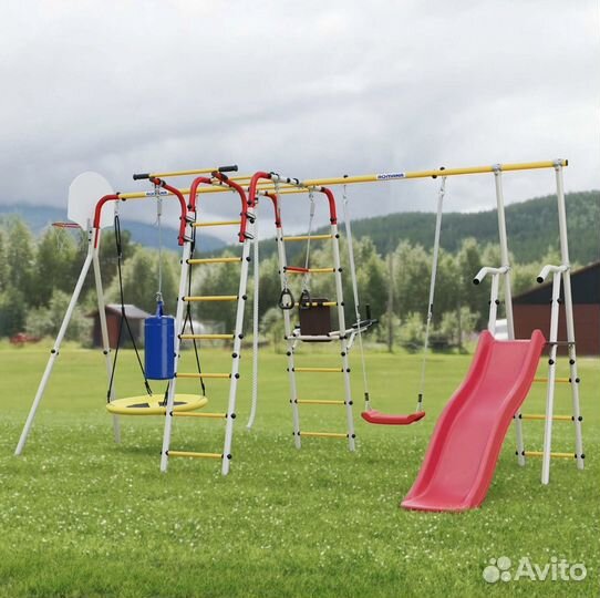 Уличный спортивный комплекс