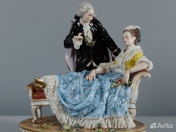 Старинная фарфоровая статуэтка. Германия