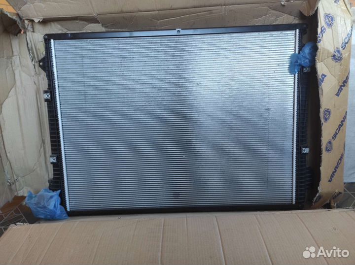 Радиатор scania 2308143