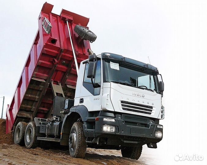 Водитель самосвала