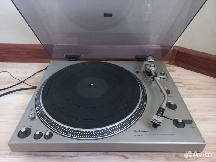 Виниловый проигрыватель Technics SL1300