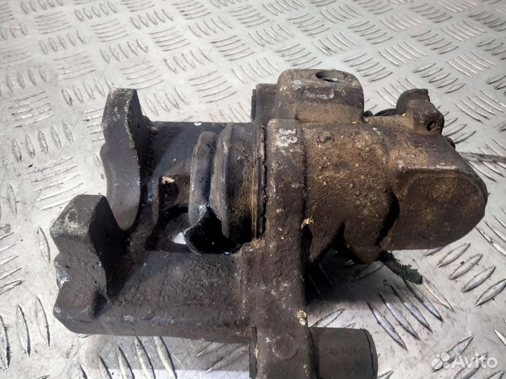 Задний правый суппорт Renault Laguna 2