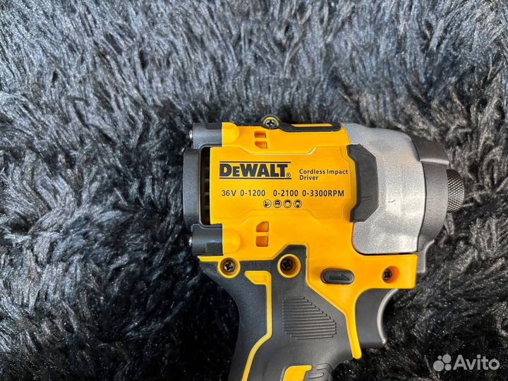 Аккумуляторный ударный гайковерт dewalt