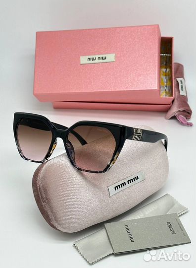 Солнцезащитные очки miu miu