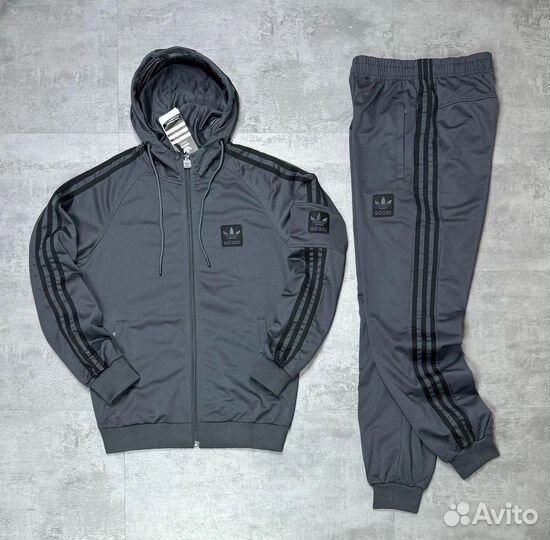 Спортивный костюм Adidas