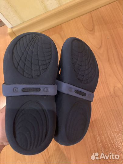 Туфли на девочку crocs c8