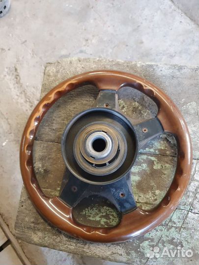 Дубовый руль на Mercedes