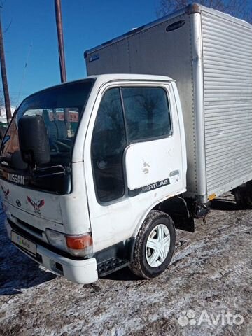 Nissan Atlas цельнометаллический, 1996