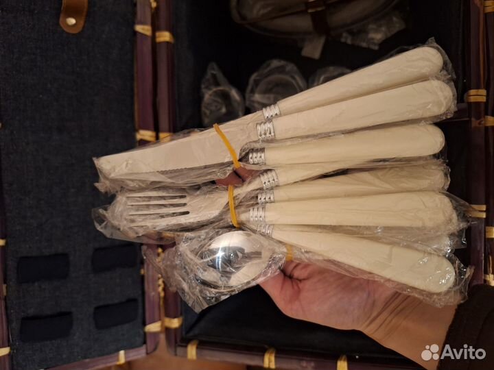 Корзина для пикника на 4 персоны